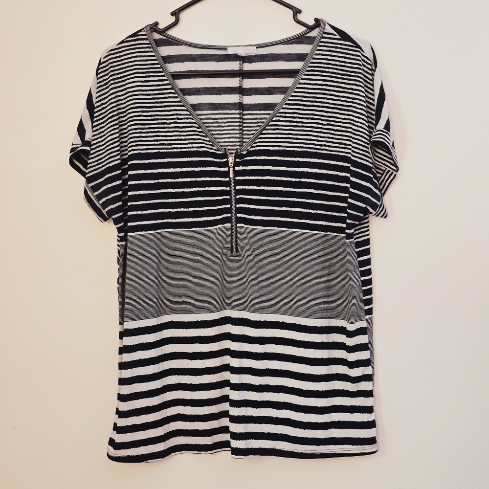 Ava James Women's Large Black and White Stripe Top